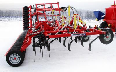 Изображение Посевной комплекс "Agrator Ancer-7300". Рабочий орган: анкер. Привод вентилятора от автономного двигателя.